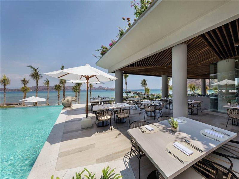 Ayana Komodo Waecicu Beach Labuan Bajo Kültér fotó
