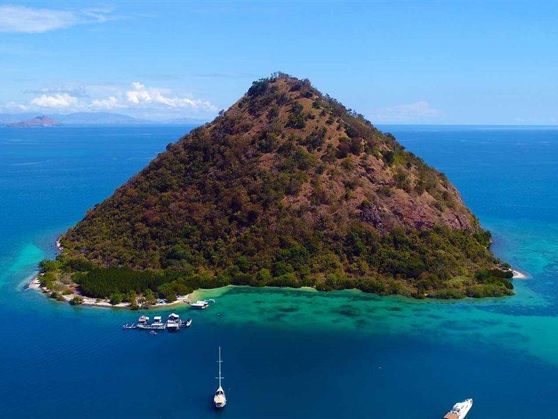 Ayana Komodo Waecicu Beach Labuan Bajo Kültér fotó