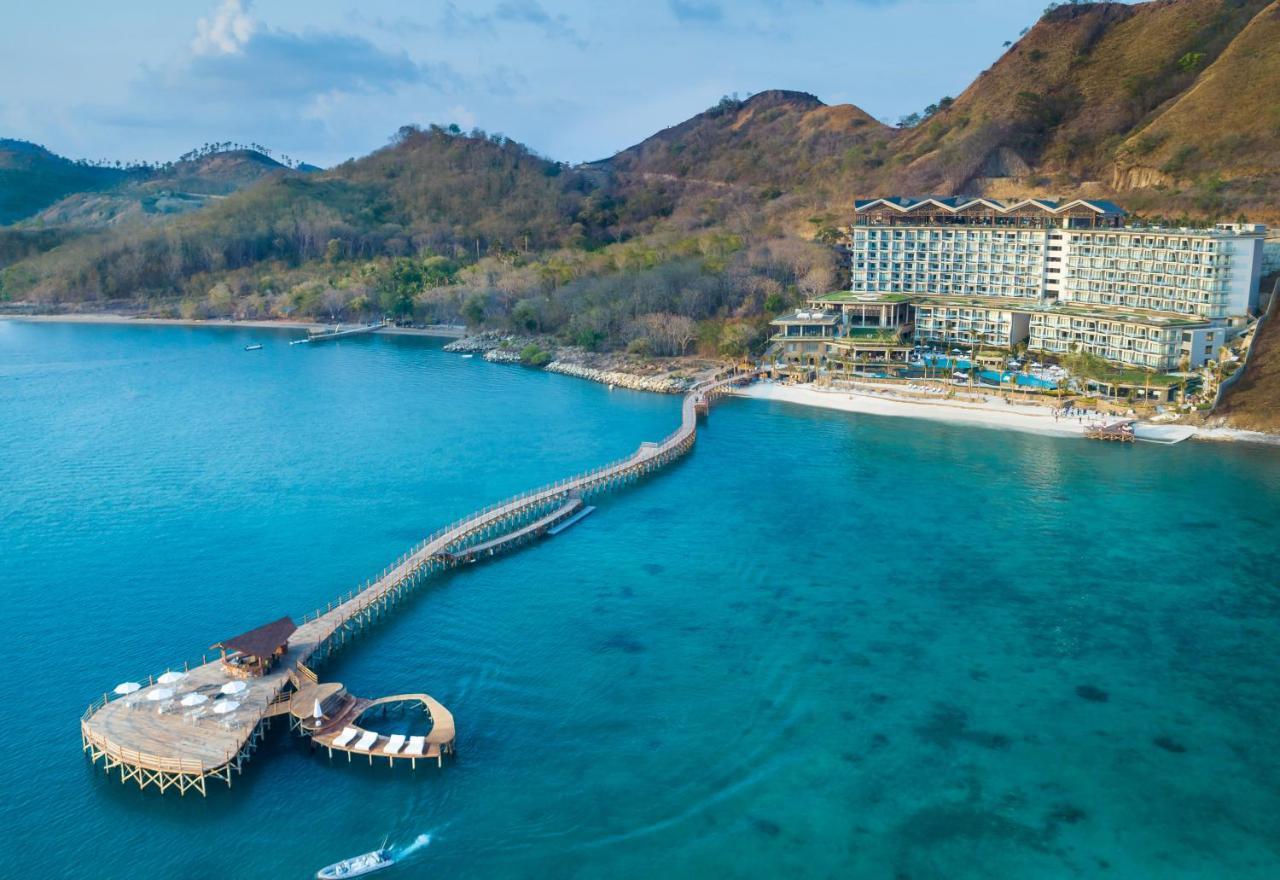 Ayana Komodo Waecicu Beach Labuan Bajo Kültér fotó