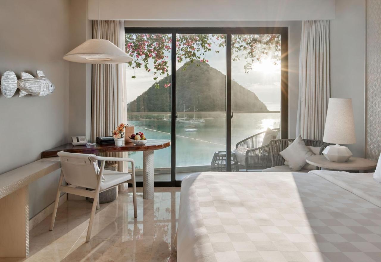 Ayana Komodo Waecicu Beach Labuan Bajo Kültér fotó