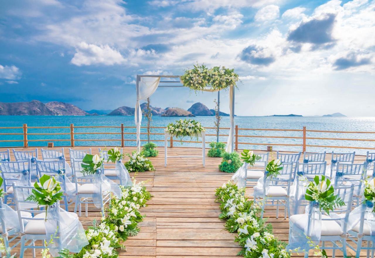 Ayana Komodo Waecicu Beach Labuan Bajo Kültér fotó
