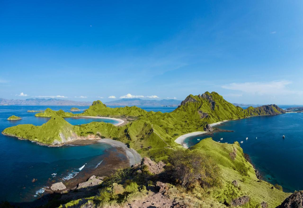 Ayana Komodo Waecicu Beach Labuan Bajo Kültér fotó