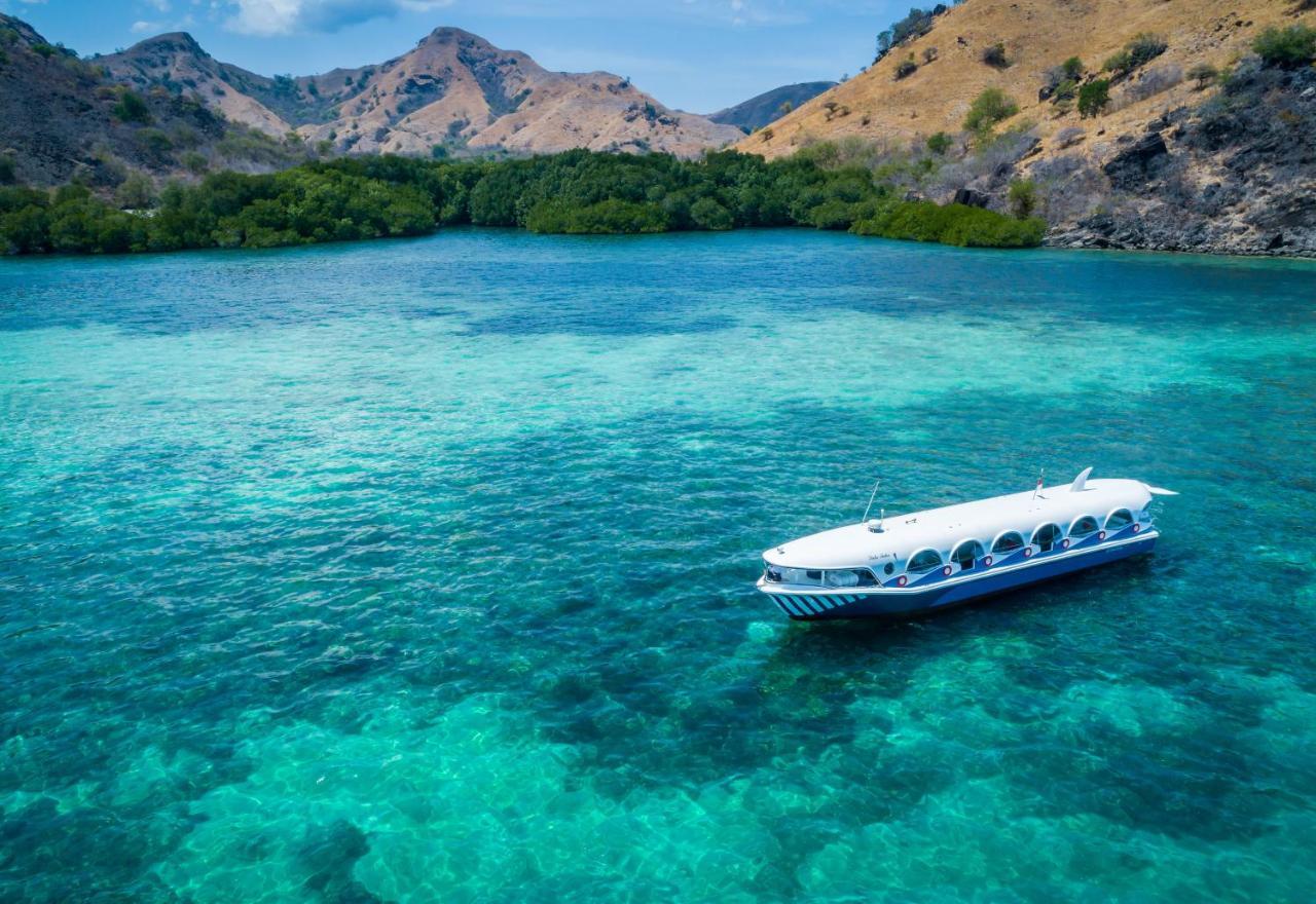 Ayana Komodo Waecicu Beach Labuan Bajo Kültér fotó
