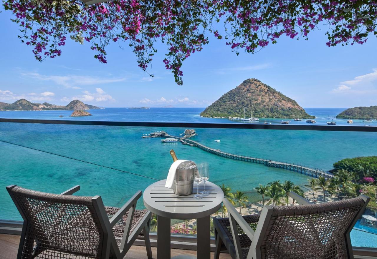 Ayana Komodo Waecicu Beach Labuan Bajo Kültér fotó