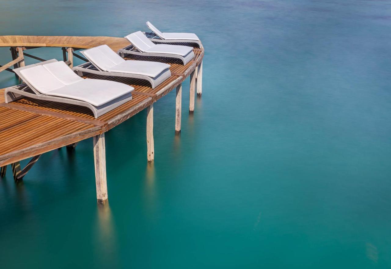 Ayana Komodo Waecicu Beach Labuan Bajo Kültér fotó
