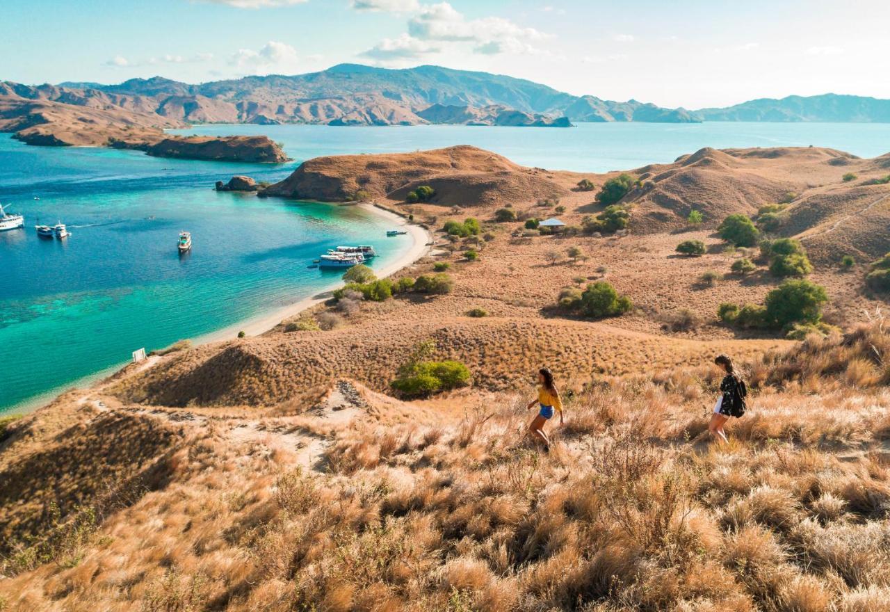 Ayana Komodo Waecicu Beach Labuan Bajo Kültér fotó