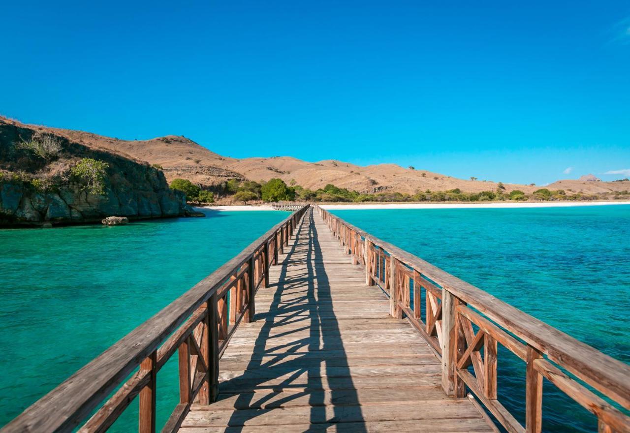 Ayana Komodo Waecicu Beach Labuan Bajo Kültér fotó